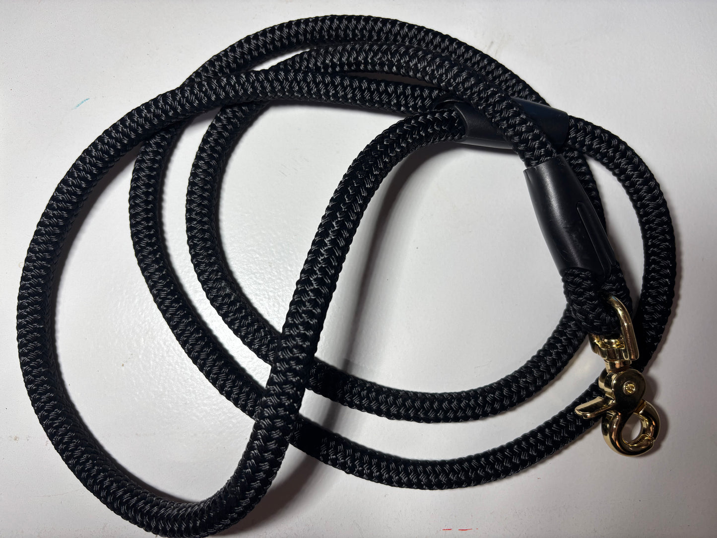 Dog leashes
